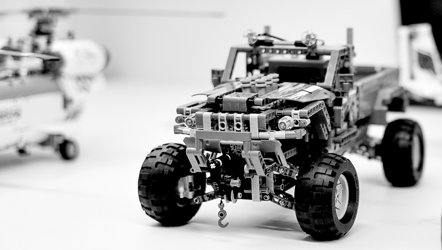 Photo d'une Jeep 4x4 de pompiers réalisés en Lego Technics