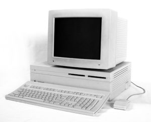 Photo d'un Macintosh II d'Apple.